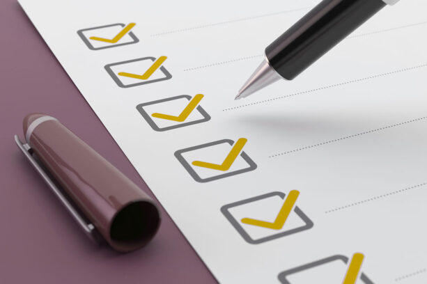 tax checklist pen thumb